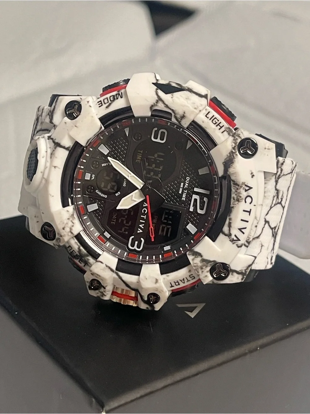 Activa X Invicta Analog Digital Men's Watch - 49mm. Camouflage. White & Black